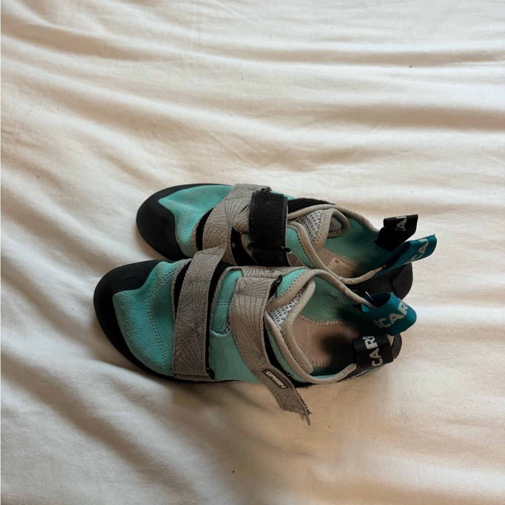 Women’s Scarpa climbing shoes size 7